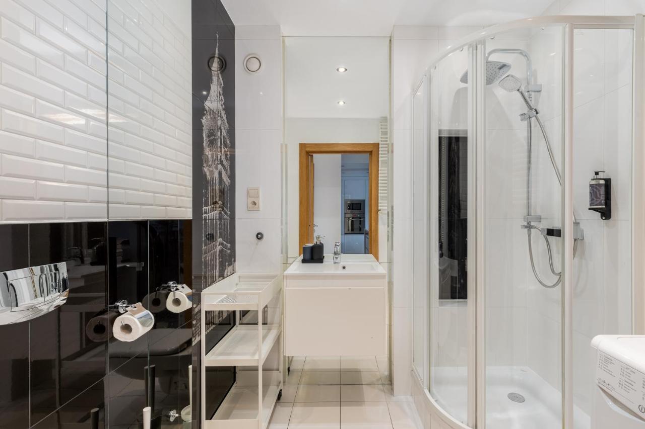 Modern Apartments With Free Parking Spot Cracovia Esterno foto